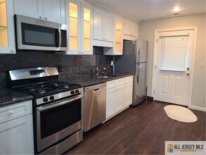 267 Central Ave in Metuchen, NJ - Building Photo - Building Photo