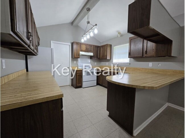 2412 Greenway Dr in Alexandria, LA - Foto de edificio - Building Photo