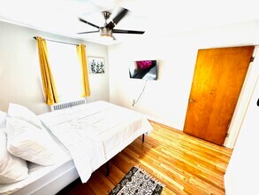 3001 Boudinot Ave, Unit Apartment 3 in Cincinnati, OH - Building Photo - Building Photo