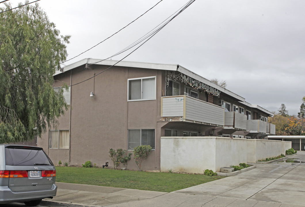 6327 Baine Ave in Newark, CA - Building Photo