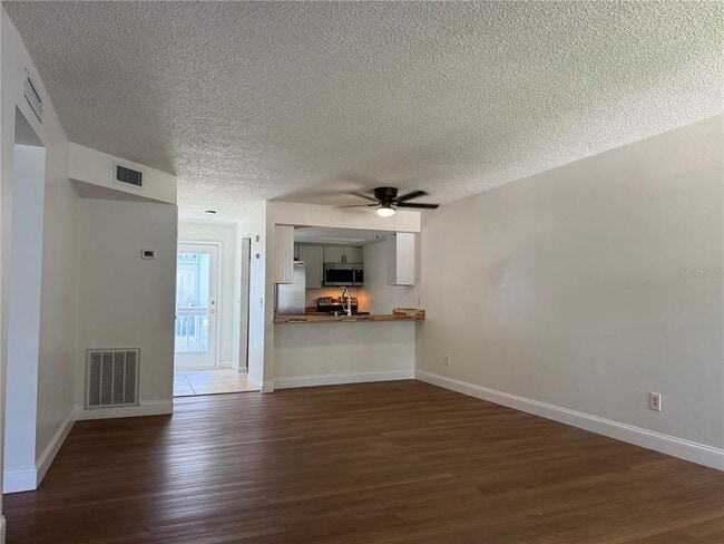 4831 W McElroy Ave in Tampa, FL - Building Photo - Building Photo