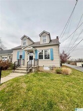 221 E Chestnut St in Nazareth, PA - Building Photo - Building Photo