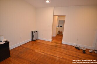 316 Saint Paul St, Unit 1 in Brookline, MA - Building Photo - Building Photo