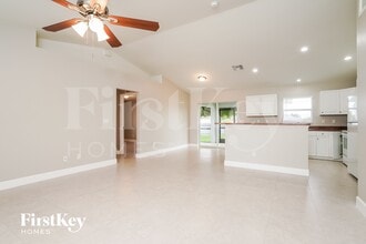 2031 NE 9th Pl in Cape Coral, FL - Building Photo - Building Photo