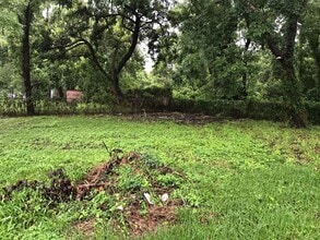 131 Frontier Ln in Freeport, TX - Building Photo - Building Photo