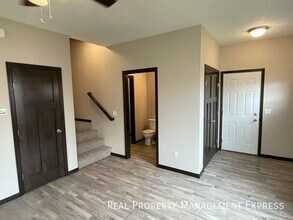 3 Bed 2.5 Bath Townhome w/ Two-Stall Garage in Western SF in Sioux Falls, SD - Building Photo - Building Photo