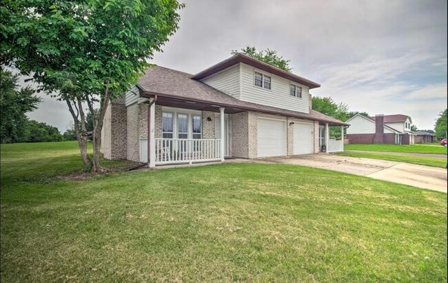 property at 532 W Southampton Dr