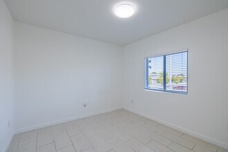 Nueva Aventura in Hialeah, FL - Building Photo - Building Photo
