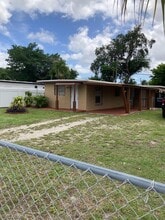 5710 SW 38th St in West Park, FL - Foto de edificio - Building Photo