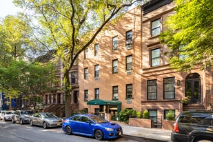 40 W 95th St in New York, NY - Building Photo