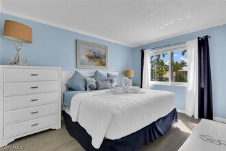 1295 Gulf Shore Blvd S in Naples, FL - Building Photo - Building Photo