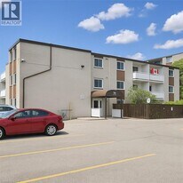 71 Vanier Dr in Kitchener, ON - Building Photo