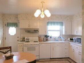 174 Waverly Rd in Scarsdale, NY - Building Photo - Building Photo