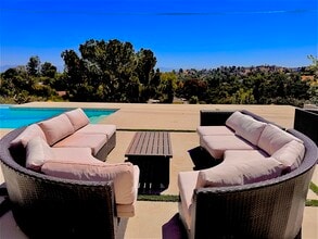22376 Algunas Rd in Woodland Hills, CA - Building Photo - Building Photo
