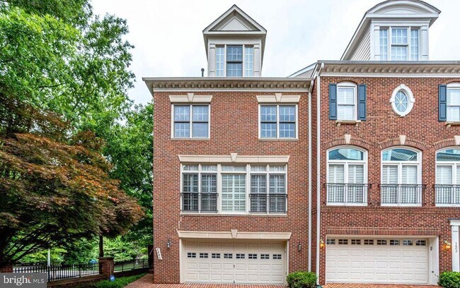 property at 1601 Colonial Hills Dr