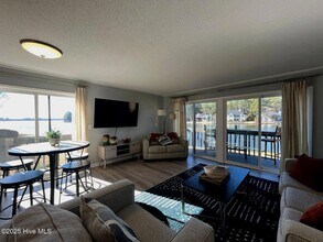 250 Sugar Gum Ln, Unit 104 in Pinehurst, NC - Foto de edificio - Building Photo