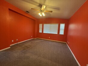 361 Royal River Dr in Yuba City, CA - Building Photo - Building Photo