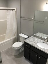 295 NE Beech St, Unit 2a in Toledo, OR - Building Photo - Building Photo