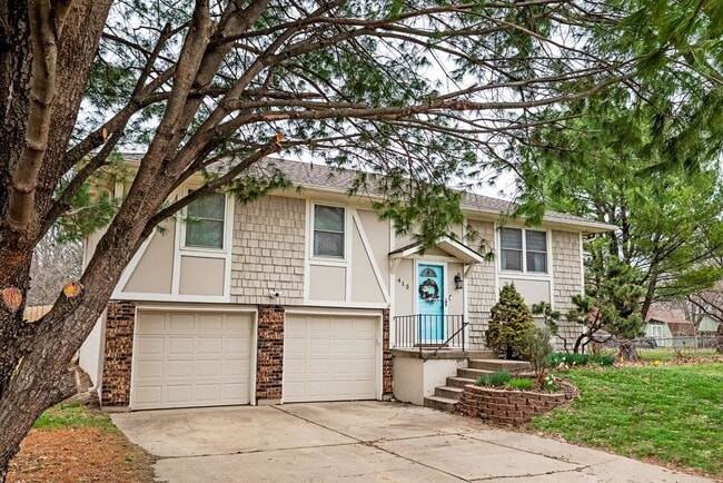 property at 413 SE Lana Ct