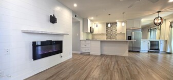 5525 E Thomas Rd in Phoenix, AZ - Building Photo
