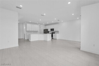 4259 Sonoma Oaks Wy in Naples, FL - Building Photo - Building Photo