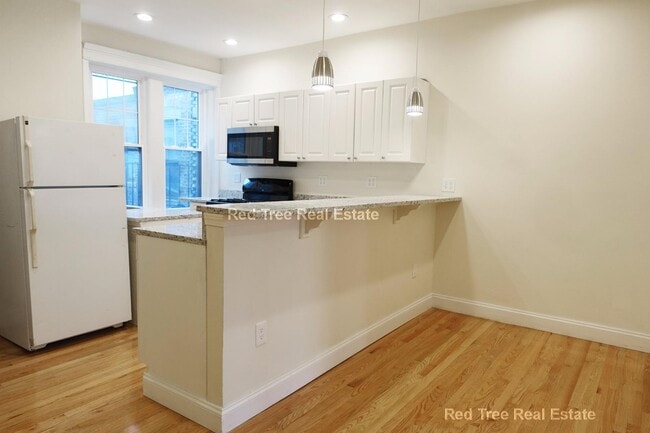 1872 Commonwealth Ave in Boston, MA - Building Photo - Building Photo