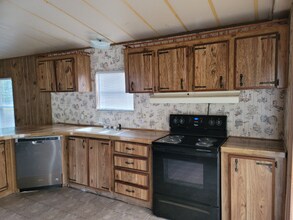 413 Miller St in White Oak, TX - Building Photo - Building Photo