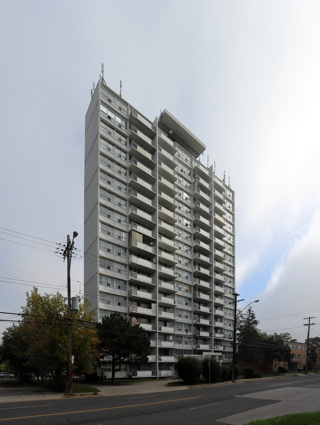 Redhill Tower in Hamilton, ON - Building Photo - Building Photo