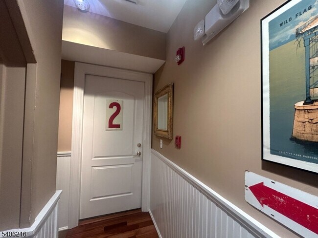 94 Walnut St in Montclair, NJ - Building Photo - Building Photo