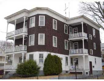 454 Grove St in Woonsocket, RI - Foto de edificio