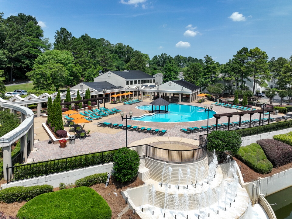 The Abbey At Inverness in Birmingham, AL - Foto de edificio
