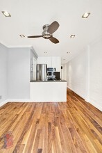 529 E 6th St, Unit 2D/3D in New York, NY - Foto de edificio - Building Photo