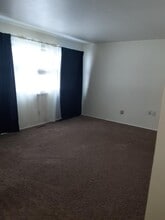 4230 Woodmere Dr in Youngstown, OH - Building Photo - Building Photo