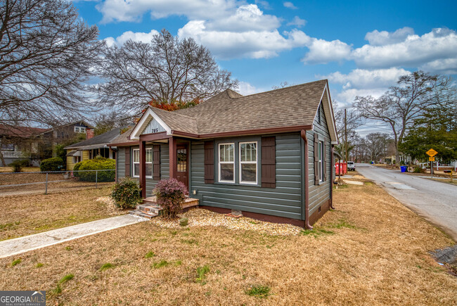 245 Alcovy St in Monroe, GA - Foto de edificio - Building Photo