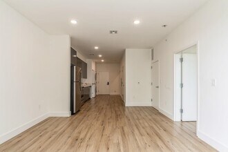 28 Vroom St in Jersey City, NJ - Building Photo - Building Photo