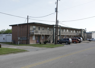 Oak Village Apartments in La Marque, TX - Building Photo - Building Photo