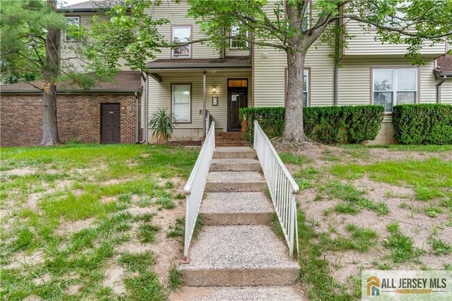property at 3113 Cypress Ct