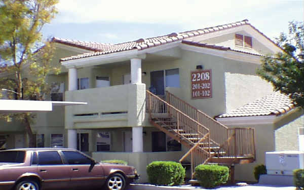 2208 Benmore St in Las Vegas, NV - Foto de edificio - Building Photo