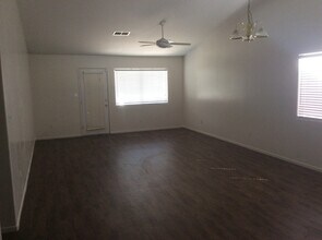 4626 Goal Point St in Bakersfield, CA - Building Photo - Building Photo