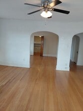 4552 W Wells St, Unit 6 in Milwaukee, WI - Foto de edificio - Building Photo