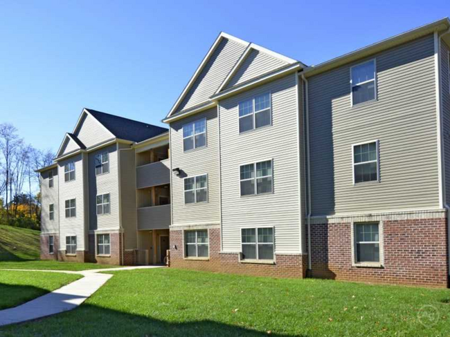 Maverick Apartments-Student Housing photo'