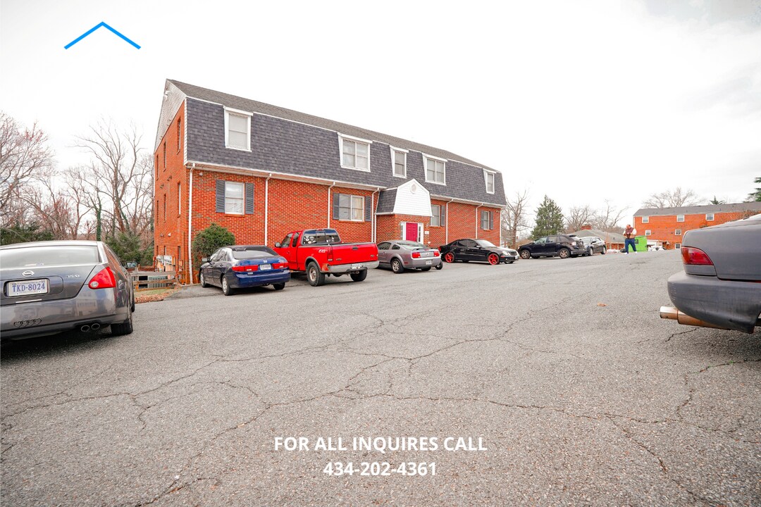 Spacious & Convenient 2-Bedroom Apartment  in Lynchburg, VA - Building Photo