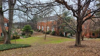 3550 Martha Custis Dr in Alexandria, VA - Building Photo