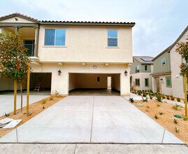 5254 Wildflower Ln in Fontana, CA - Building Photo - Building Photo