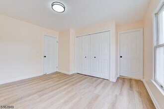 145 S Arlington Ave in East Orange, NJ - Foto de edificio - Building Photo