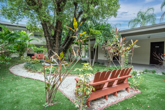 Parson's Green Courtyard Apartments in Brandon, FL - Foto de edificio - Building Photo