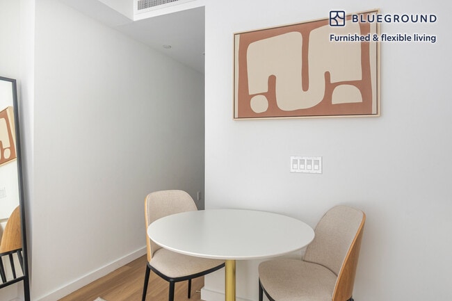 266 W 96th St in New York, NY - Foto de edificio - Building Photo