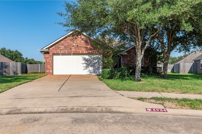 4934 Bonny Loch Ln