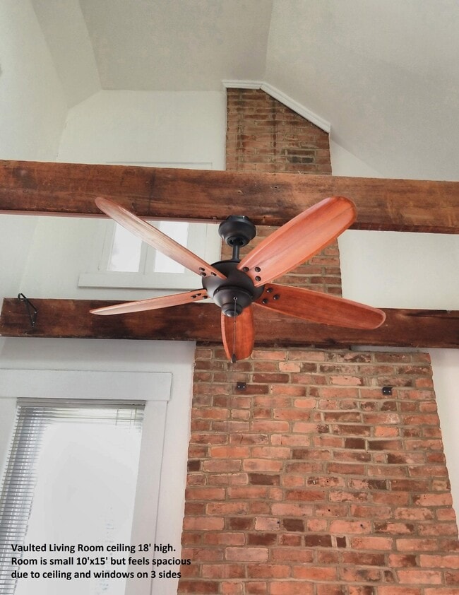 property at 810 E Washington St