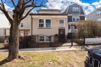 109 Maple Ave in Montclair, NJ - Building Photo - Building Photo